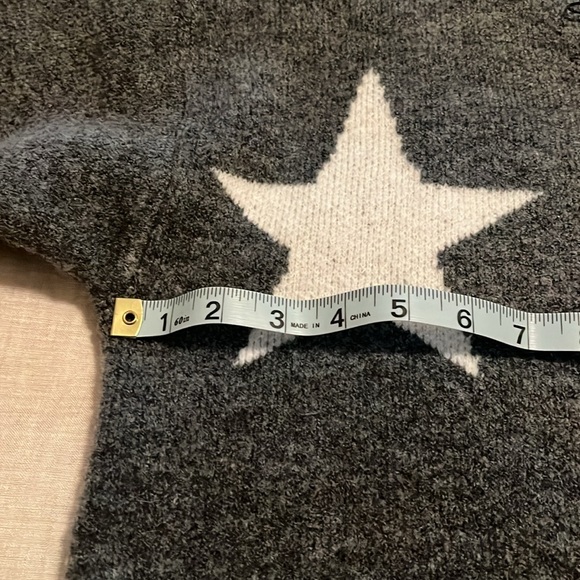 Vigoss sweater. Brand new thick and cozy - Picture 5 of 8